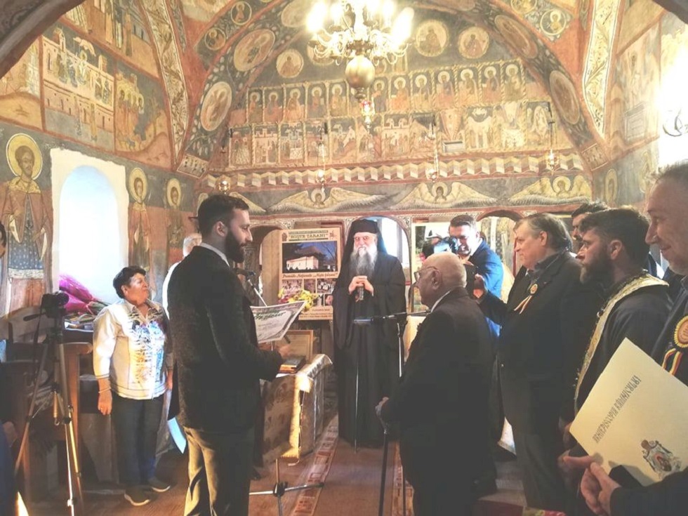 Teatrul Anton Pann și managerul Tavi Costin, premiați de Fundația „Niște Tărani”