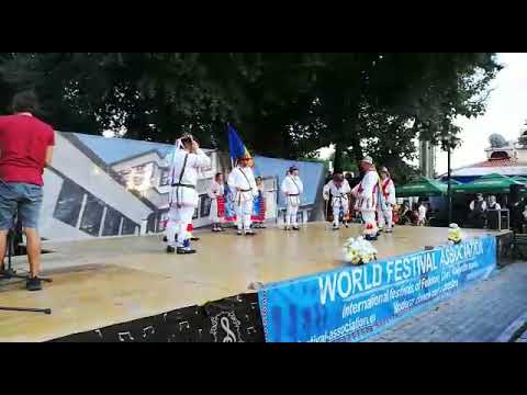 Călușarii Ansamblului Folcloric „Acidava” din Piatra-Olt, triumfători la Praga (audio)