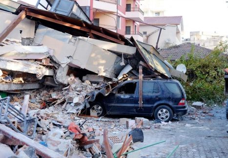 Doliu național în Albania
