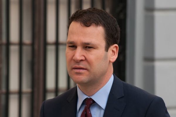 Comitetul Executiv Naţional al PSD ar putea decide, luni, anularea suspendării din partid a primarului Sectorului 3, Robert Negoiţă