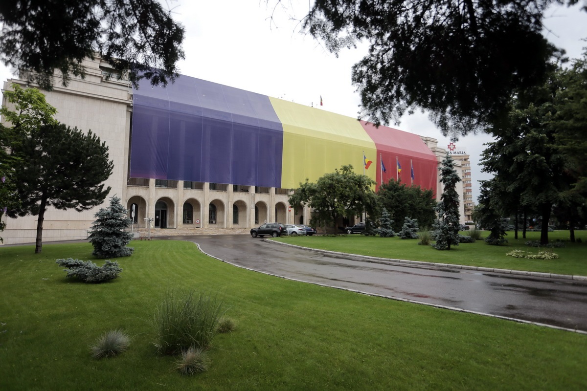 Angajarea răspunderii în privinţa mai multor proiecte de lege (audio)