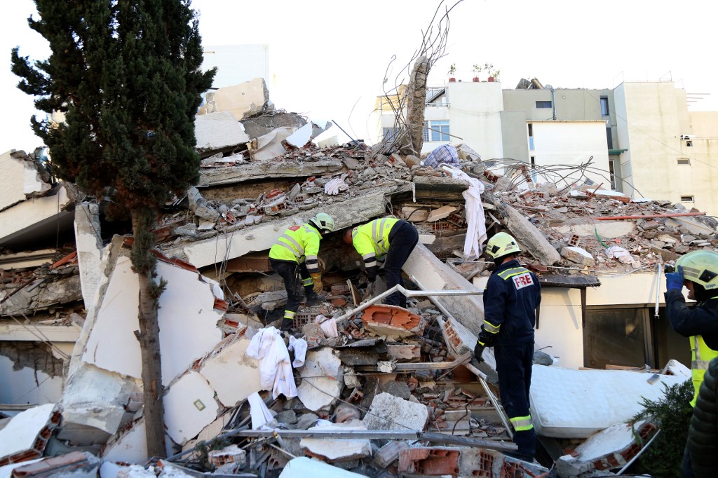 Turcia: Continuă eforturile de salvare, după cutremurul de vineri