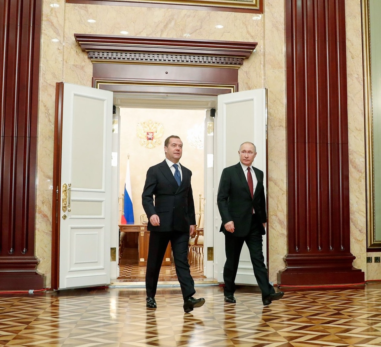 Guvernul rus a demisionat