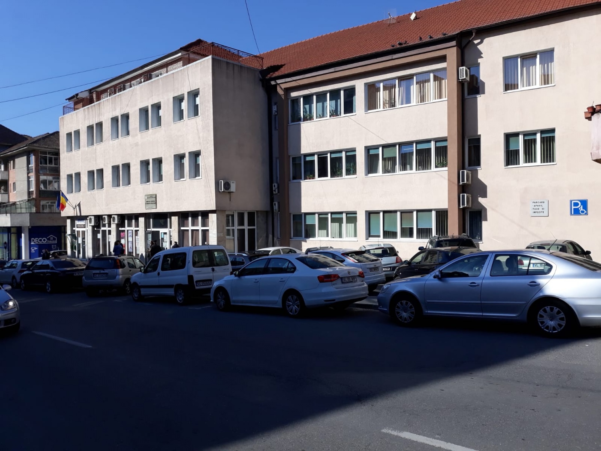 Vâlcea. Program restricţionat la Taxe și impozite