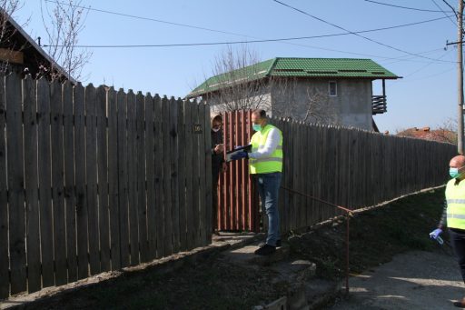 La Râmnicu Vâlcea a demarat acţiunea de distribuire a ajutoarelor alimentare