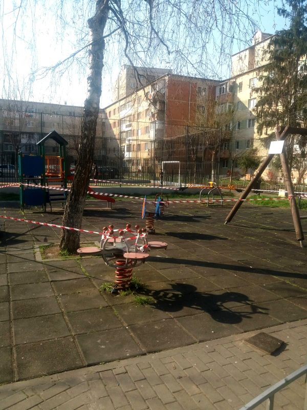 Râmnicu Vâlcea: Se închid toate parcurile și locurile de joacă