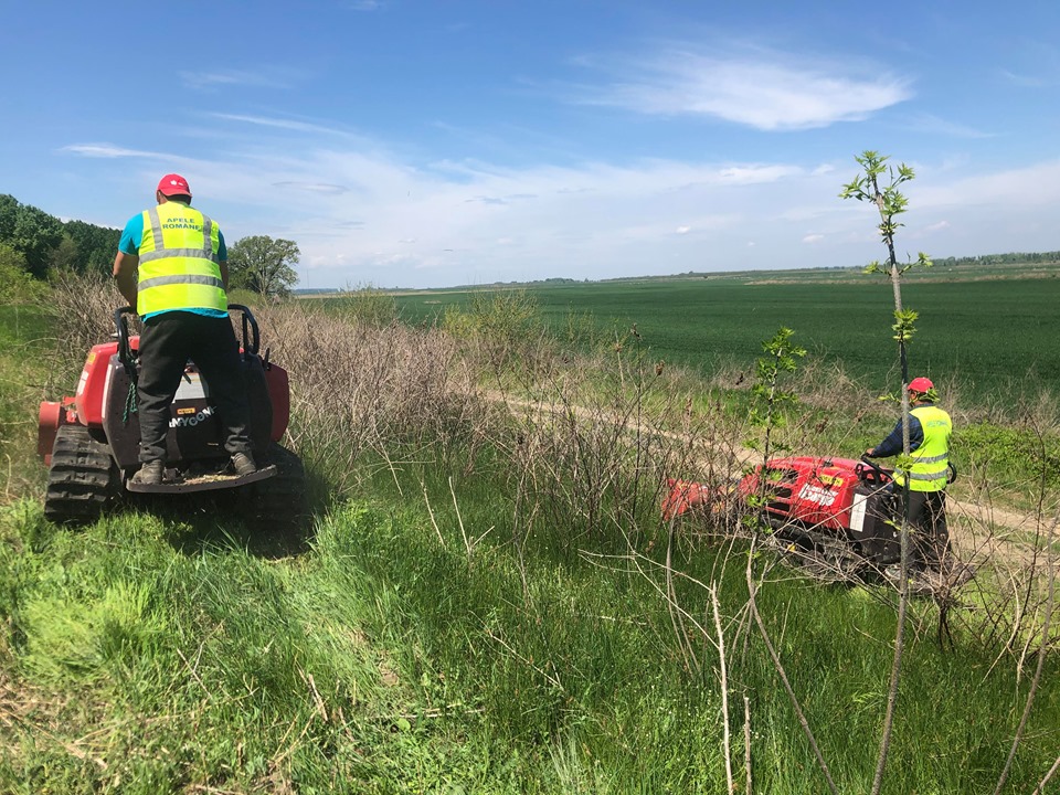 Administraţia Bazinală de Apă Jiu:S.G.A Dolj verifică şi întreţine digurile de la Dunăre