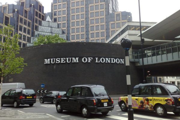 Campanie de colectare a obiectelor ce reflectă modul în care pandemia transformă societatea (audio)