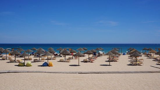 După o vacanță în Bulgaria sau Grecia, românii intră în izolare