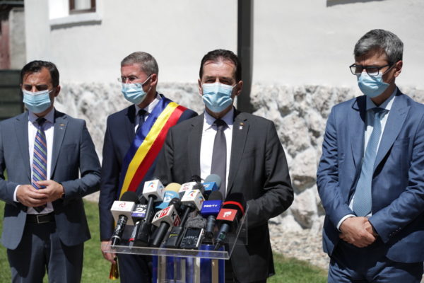 Ludovic Orban: „Părinţii vor fi sprijiniţi în cazul în care cursurile vor trebui întrerupte din cauza epidemiei” (audio)