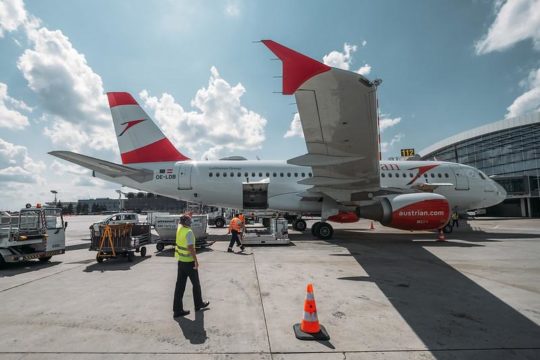 De la 1 august, se reiau zborurile directe între România și Austria