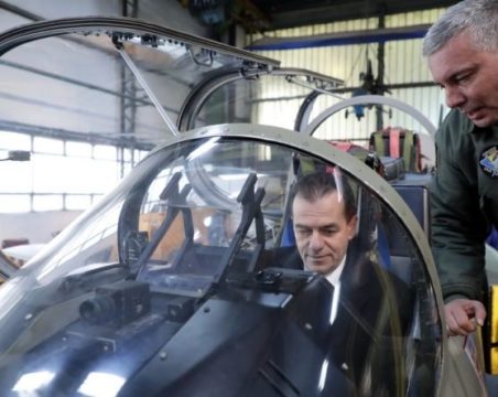 Premierul Ludovic Orban vine, astăzi, la Fabrica de avioane Craiova