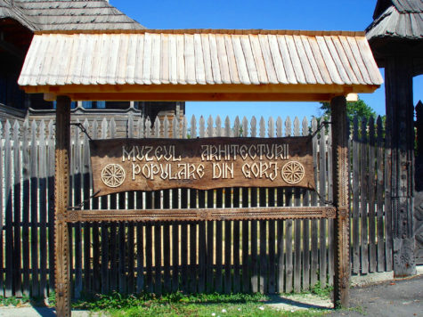 Muzeul Arhitecturii Populare Curtișoara ar putea fi restaurat