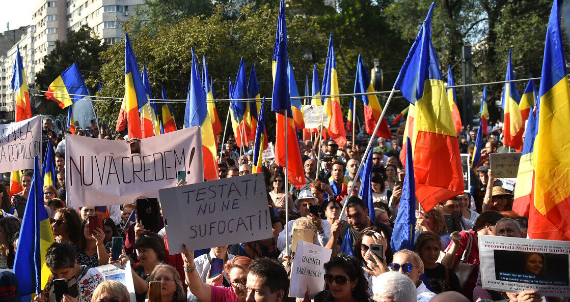 Protest împotriva purtării măștilor