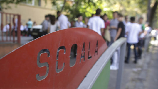 Liceul „Mihai Viteazul” din Caracal şi o grădiniţă dintr-o comună din Olt au intrat în scenariul roşu