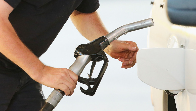 Prețuri nerușinate la pompă (audio)