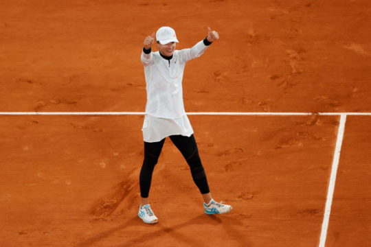 O nouă vedetă a tenisului mondial: Iga Swiatek, campioana de la Roland Garros