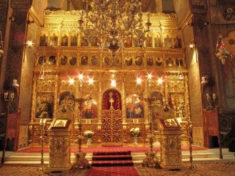 De la ora 10, Sfânta Liturghie, în direct, la Radio România Cultural