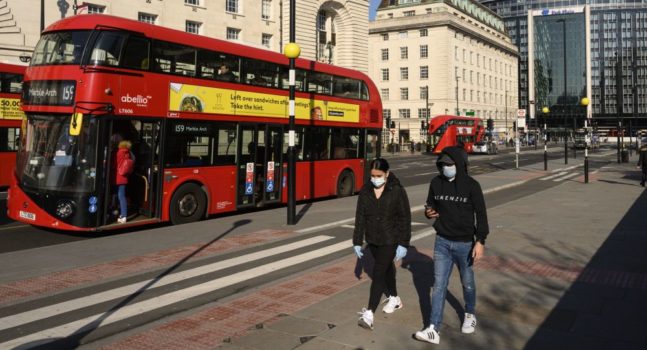 Marea Britanie: Măsuri dure, pentru stoparea răspândirii noii variante de coronavirus