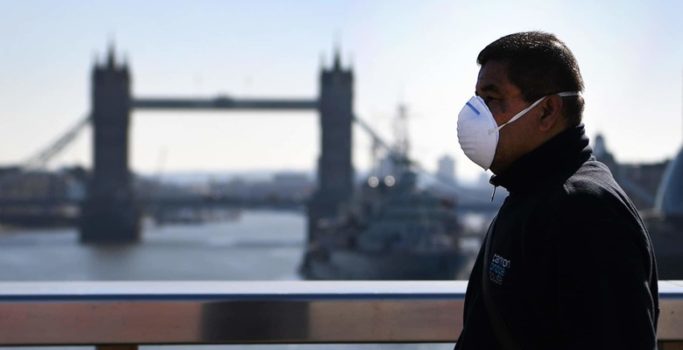 O nouă tulpină a virusului SARS-CoV-2, în Regatul Unit