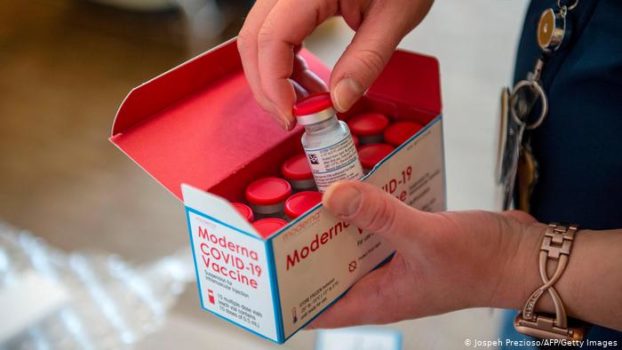 Primele 14.000 de doze de vaccin Moderna ajung în România