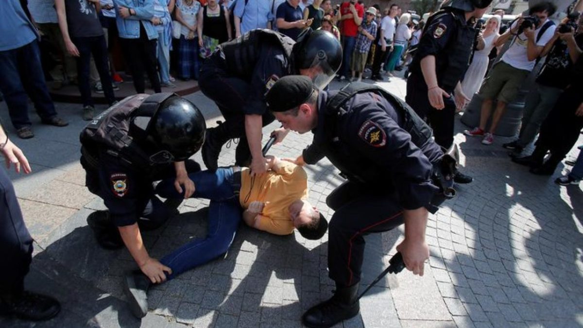 Moscova: Puterea încearcă să intimideze opoziția prin arestarea unor politicieni și jurnaliști