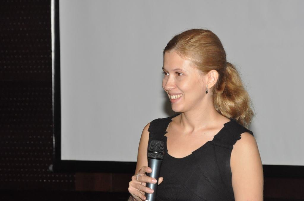 Jurnalista Oana Dobre Dimofte – întâlnire cu studenții craioveni