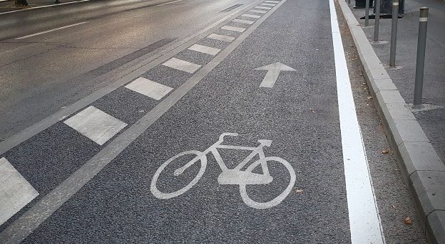 Biciclişti şi utilizatori de trotinete electrice amendaţi