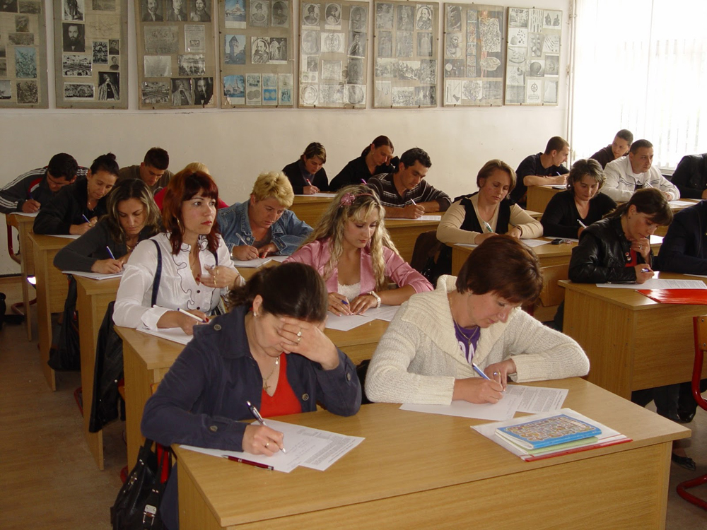 Au început înscrierile pentru admiterea în învăţământul liceal seral și cu frecvenţă redusă