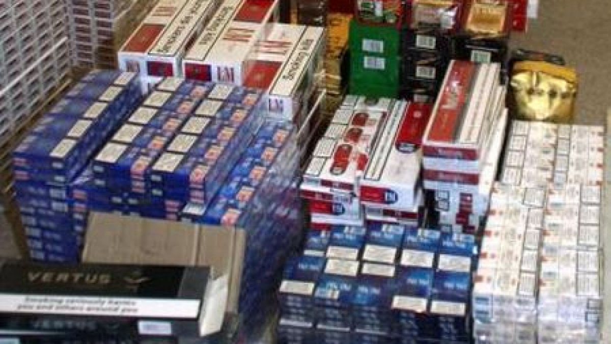 Mehedinți: Reţea de traficanţi de ţigări, destructurată de polițiști