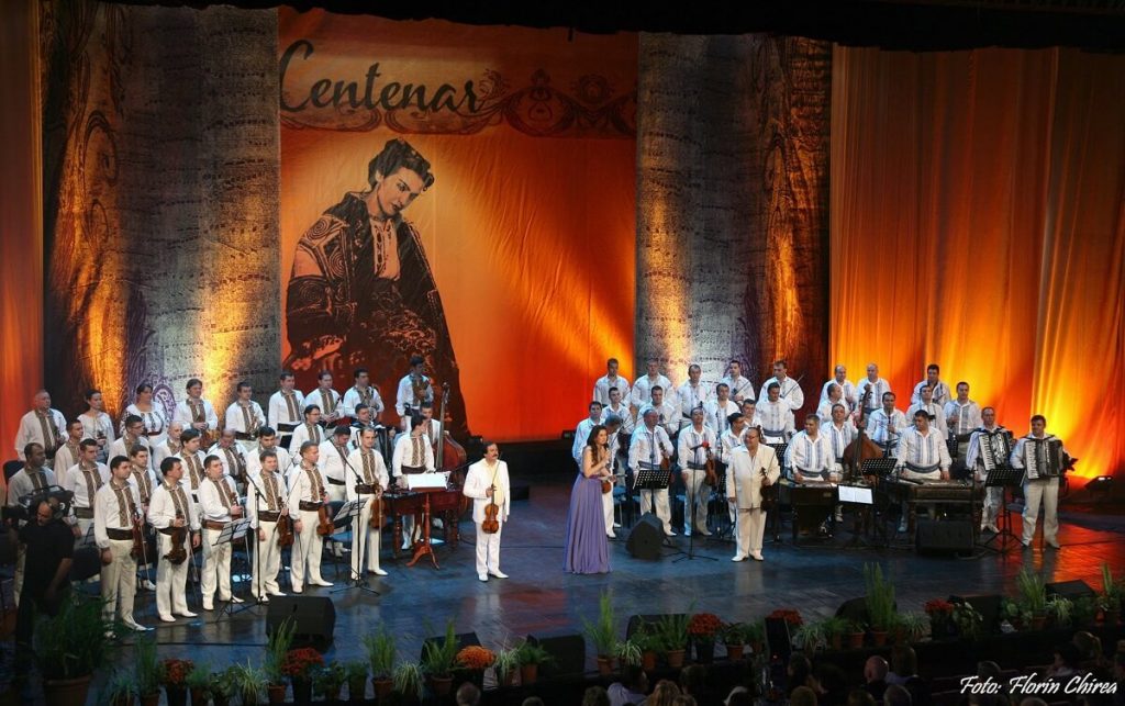 Recitaluri și fotografii de colecție, în cadrul celei de-a XXVI-a ediții a Festivalului „Maria Tănase“