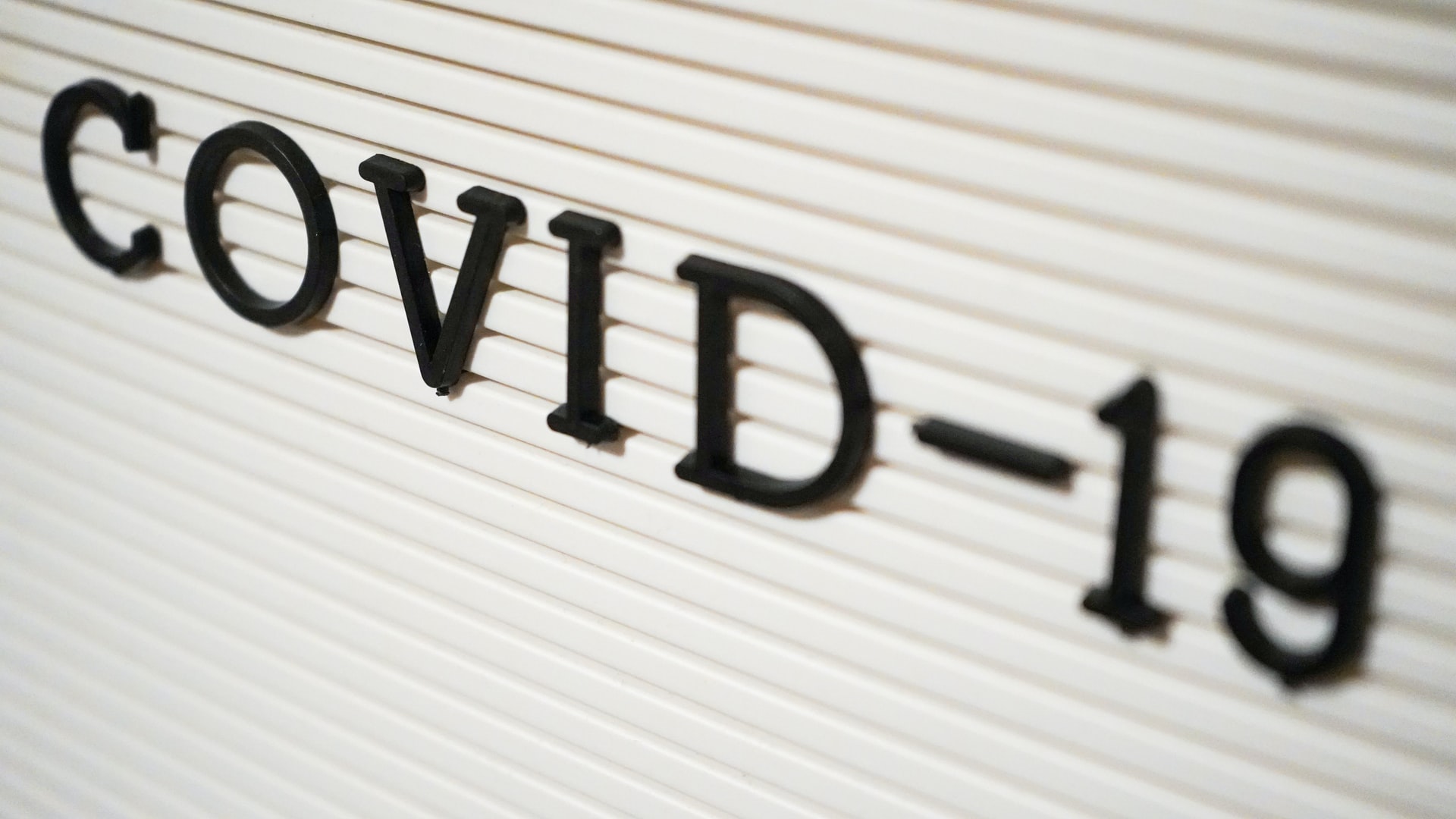 8.861 de noi cazuri de coronavirus au fost raportate astăzi de autorităţile din țara noastră