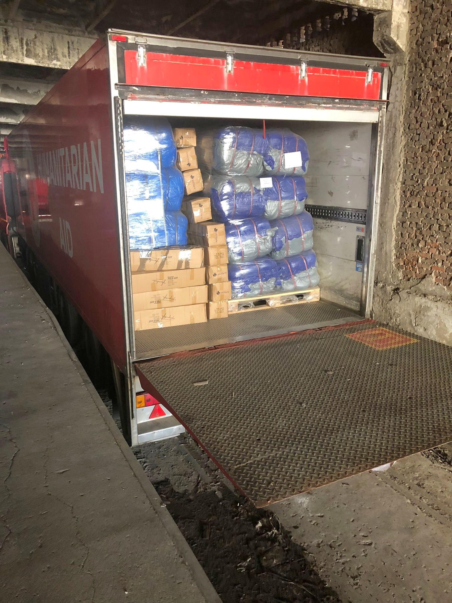 Mehedinți a trimis transporturi umanitare pentru refugiații din Ucraina