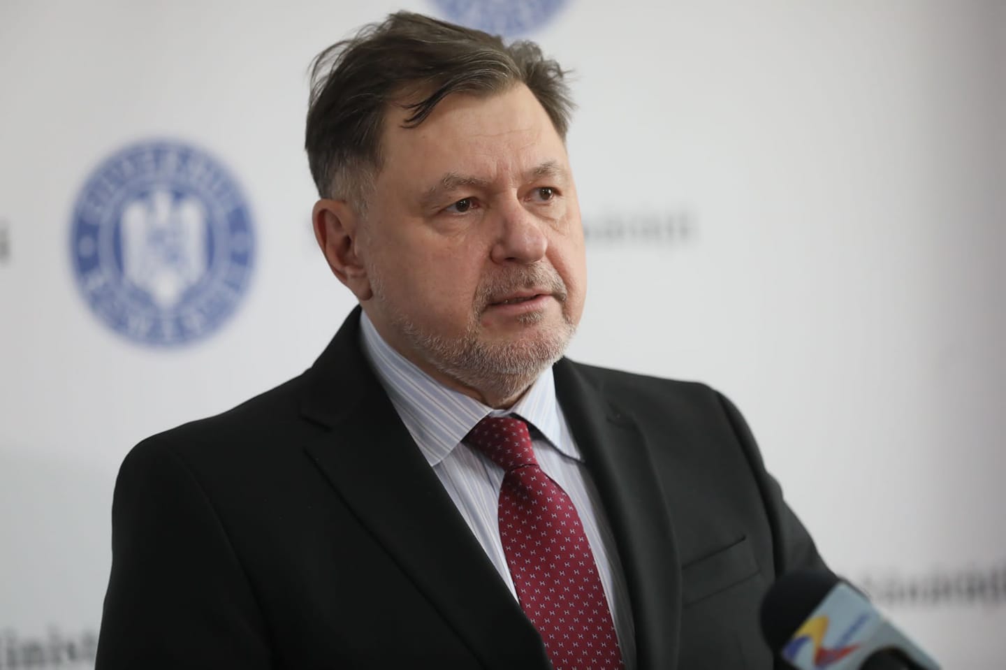 Ministrul Sănătăţii le recomandă românilor să respecte în continuare măsurile de protecţie anti-covid