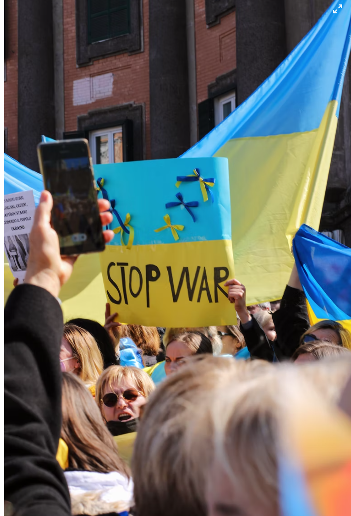 Mii de oameni au protestat ieri în mai multe oraşe europene pentru a condamna invazia Rusiei din Ucraina