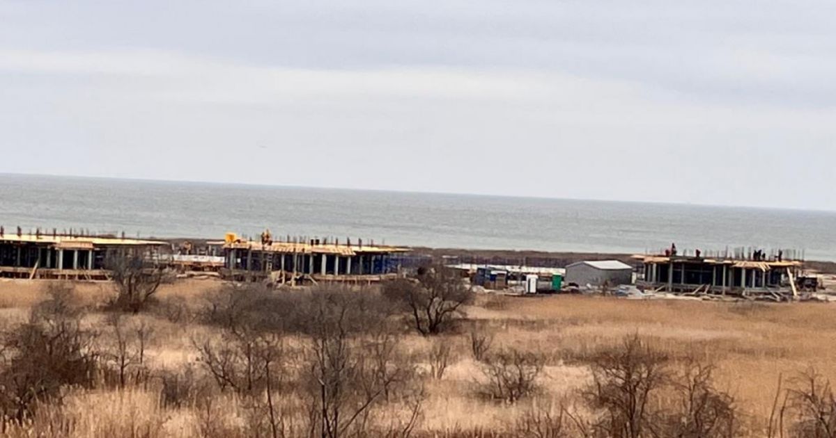 Plaja Corbu, eliberată de construcțiile ilegale, până pe 15 aprilie