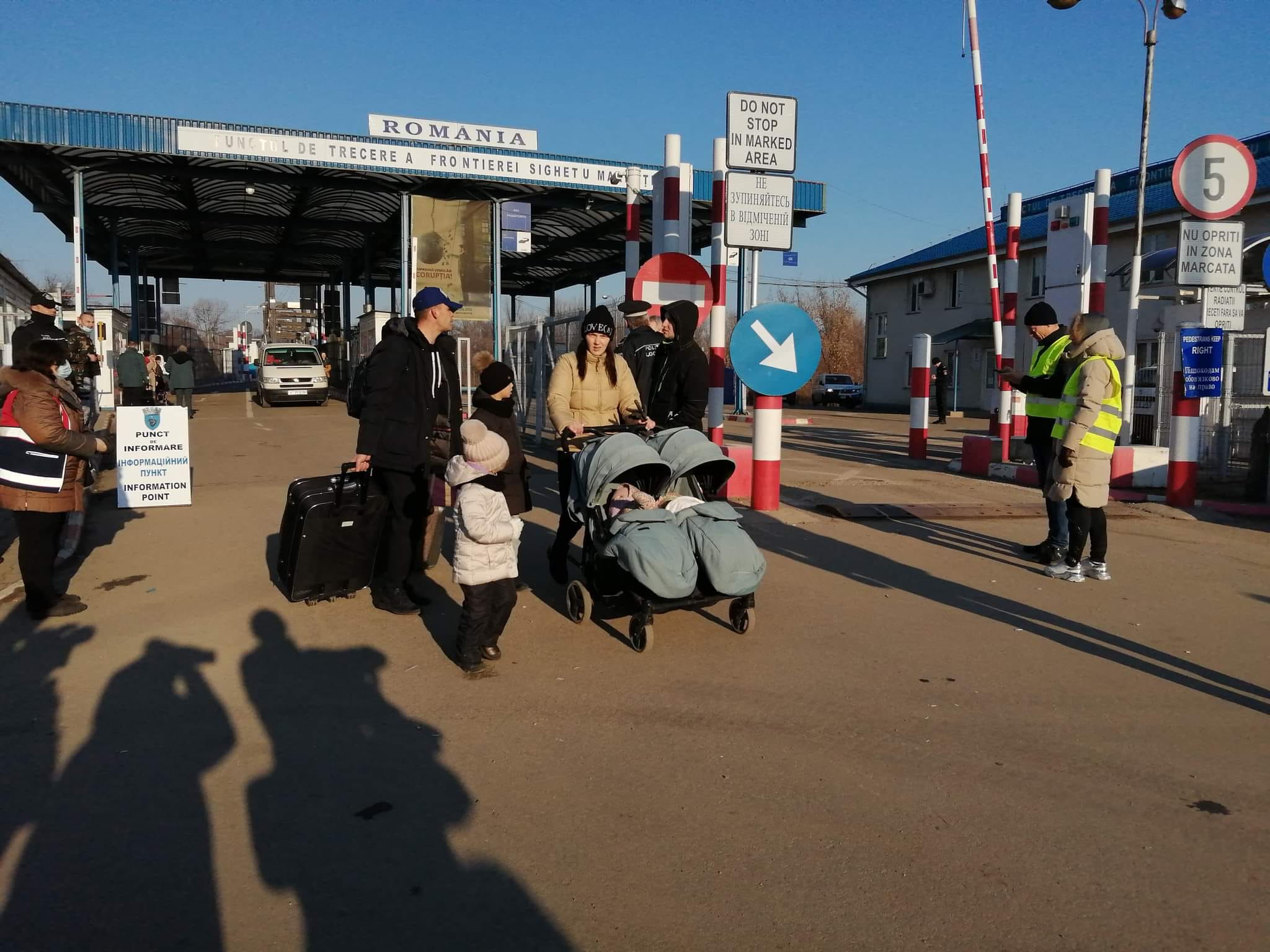 Un milion de refugiaţi au plecat din Ucraina în ţările vecine, de la începutul invaziei ruseşti, în urmă cu o săptămână