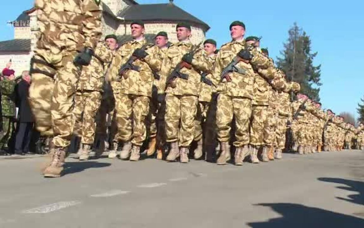 MApN combate știrile false: România nu a introdus serviciul militar obligatoriu