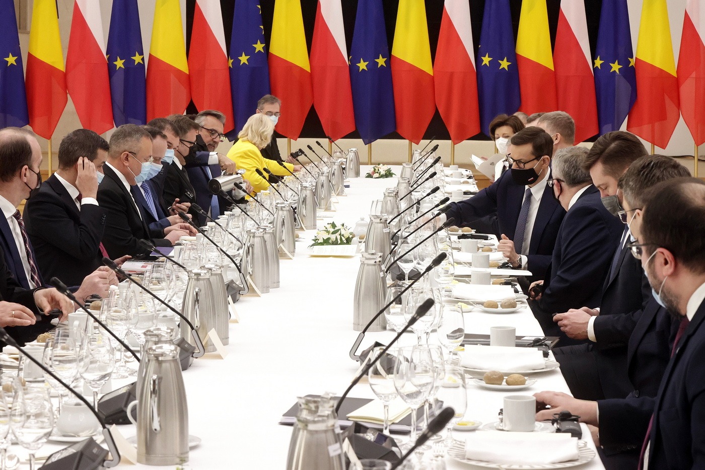 Premierii României şi Poloniei au condus o şedinţă comună la Varșovia