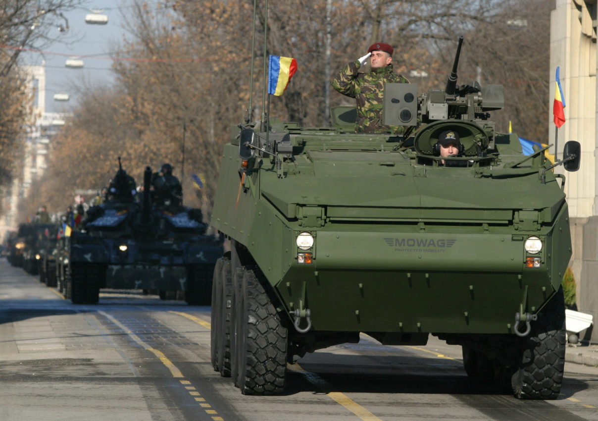 Premierul Ciucă: România va produce echipamente militare moderne