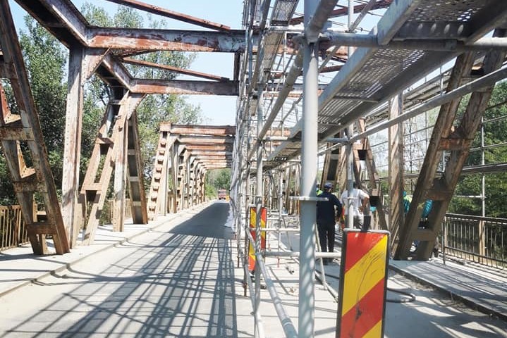 Lucrări la podul Bucovăț