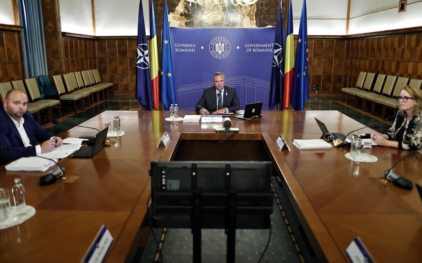 Guvernul a prelungit până la sfârşitul anului aplicarea măsurii de sprijin financiar pentru reducerea timpului de muncă