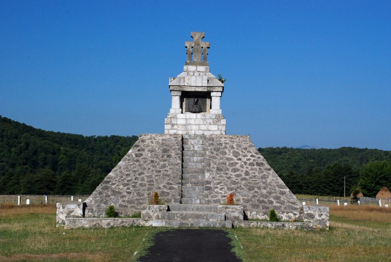 Monumentul de la Padeș, dedicat Revoluției de la 1821, a fost reabilitat