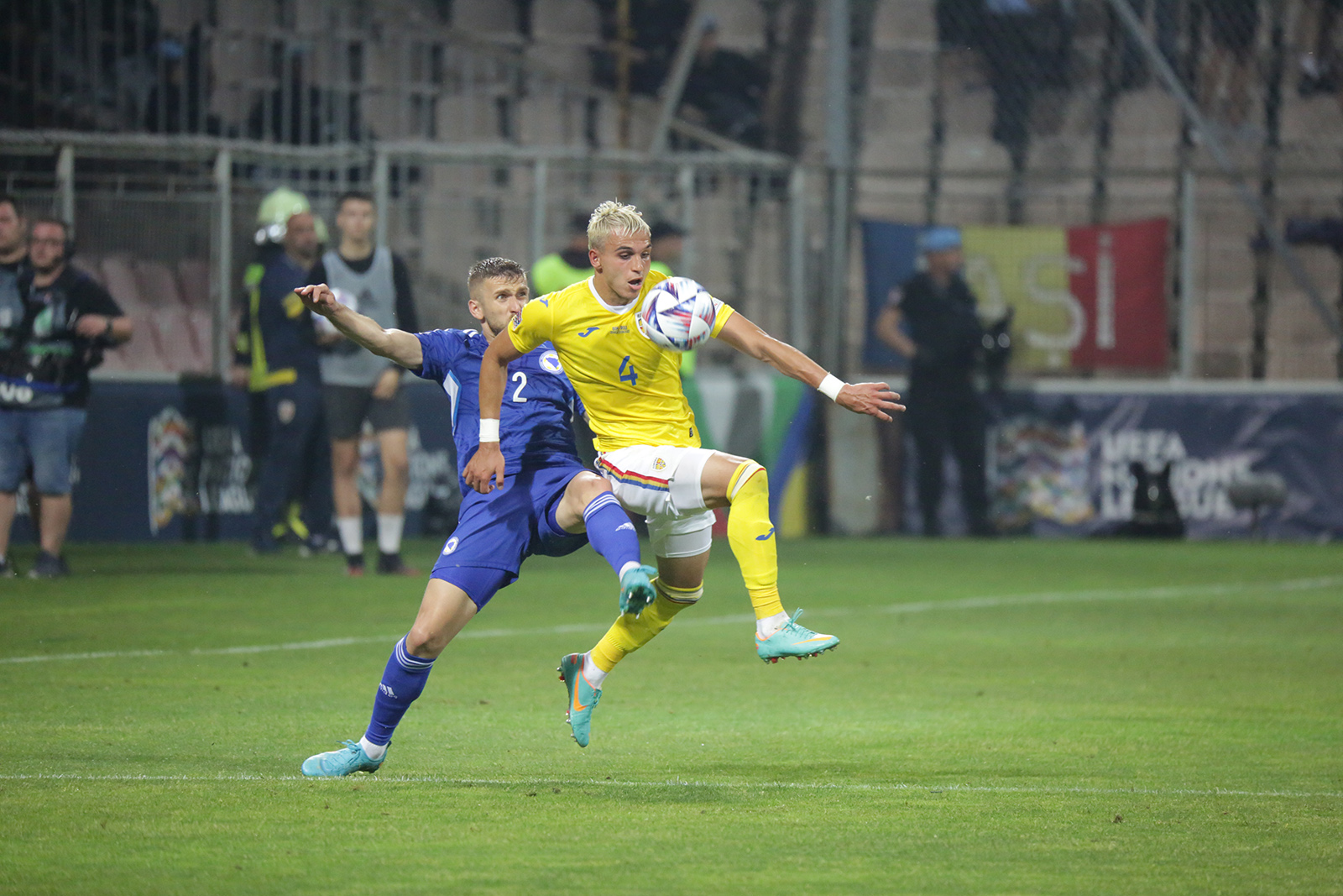 Echipa naţională de fotbal a României a fost învinsă aseara de Bosnia-Herţegovina