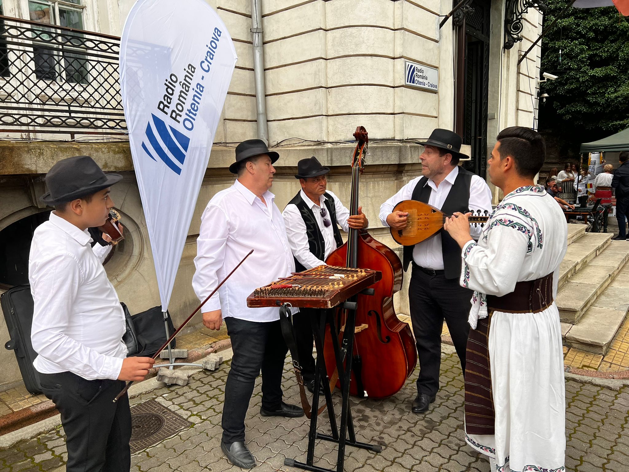 Radio Oltenia-Craiova, la ceas aniversar. De 68 de ani impreuna!