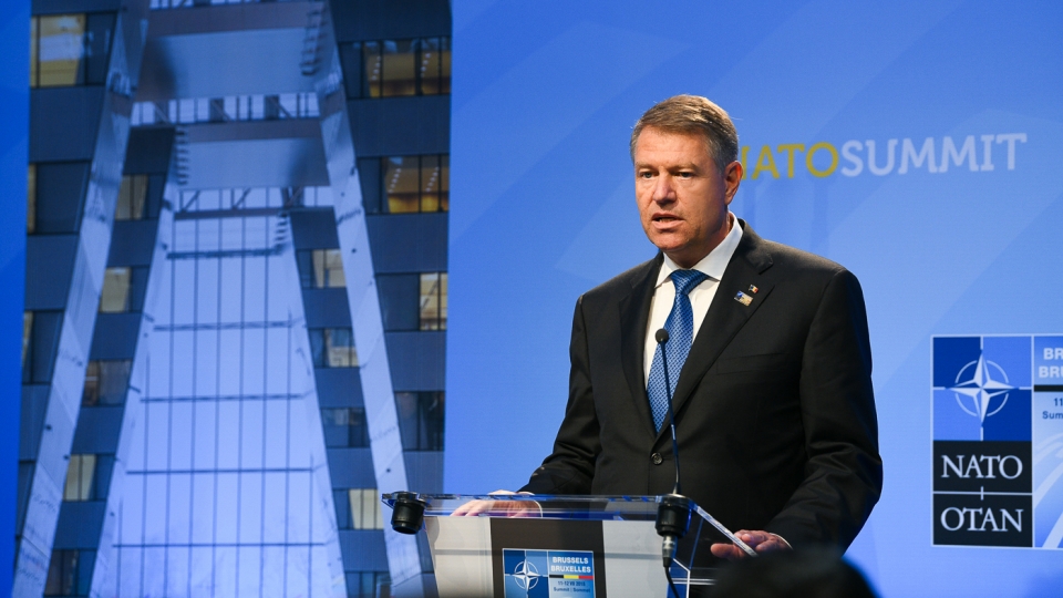 Preşedintele Klaus Iohannis va participa, astăzi, la Haga, la reuniunea în format restrâns