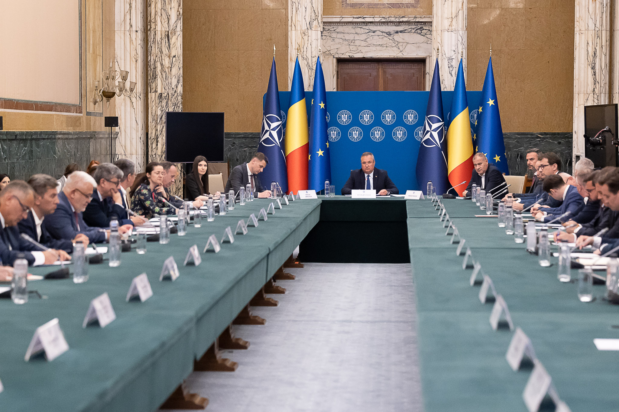 Guvernul discută astăzi proiectul de lege care creează un spaţiu aerian comun între Uniunea Europeană şi Ucraina