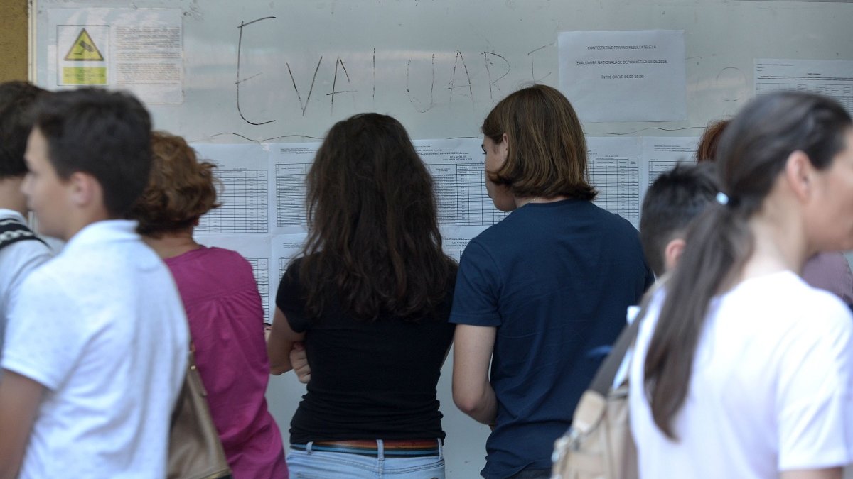 Educație: Modificarea admiterii la liceu, subiect aprins de dezbatere