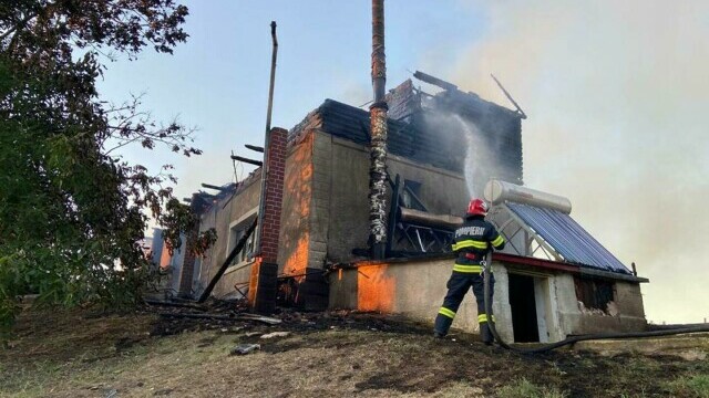Mehedinți: Proprietarul pensiunii incendiate a fost amendat
