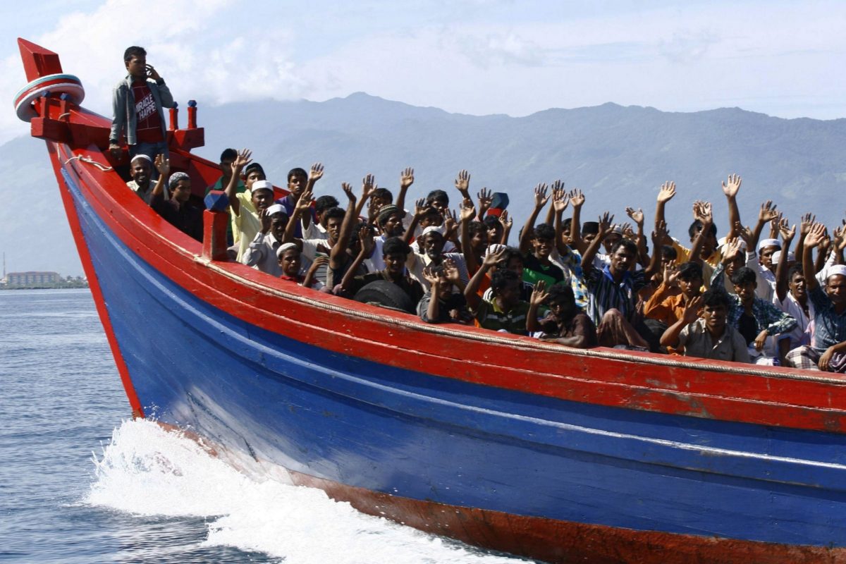 Italia: Coastele siciliene, „asediate” de migranţi (audio) – corespondență din Italia